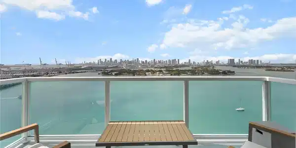650 West Ave