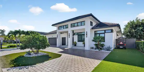 520 Golden Harbour
