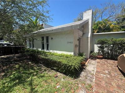 2985 Aviation Ave