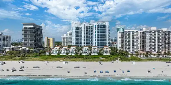 5959 Collins Ave