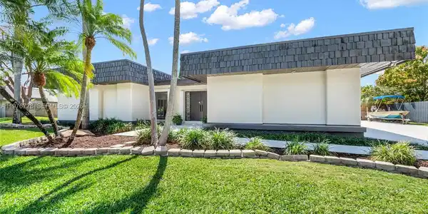 8360 SW 185th Ter