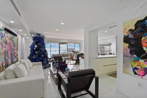 11111 Biscayne Blvd