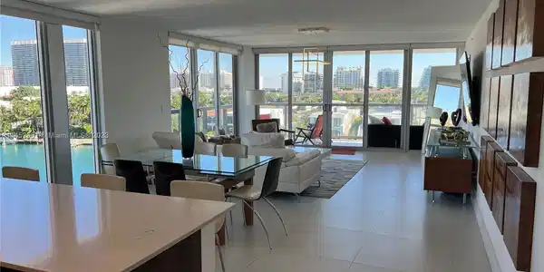 9261 E Bay Harbor Dr