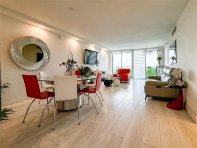 100 Bayview Dr