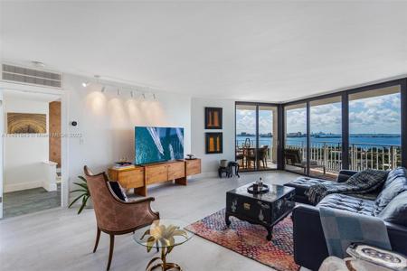 1000 Quayside Ter