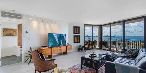 1000 Quayside Ter