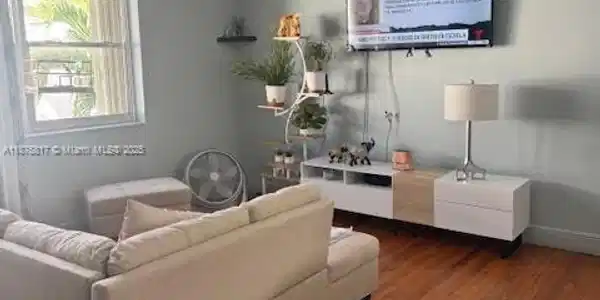 1258 Marseille Dr