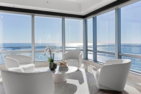 1425 Brickell Ave