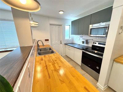 944 Meridian Ave