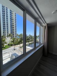 19201 Collins Ave