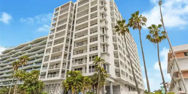 9341 Collins Ave