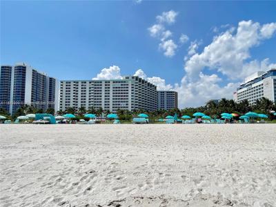2899 Collins Ave