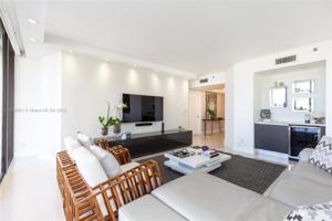 20281 E Country Club Dr