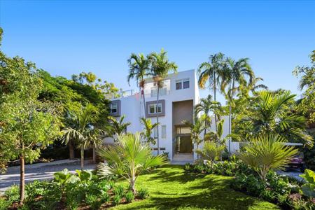 475 Harbor Dr