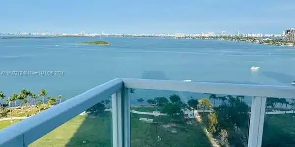 1900 N Bayshore Dr