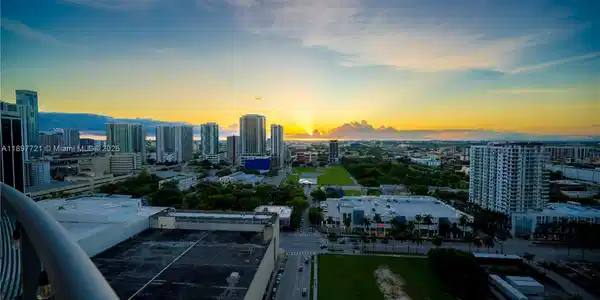 1750 N Bayshore Dr