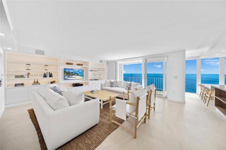 881 Ocean Dr