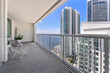 1200 Brickell Bay Dr
