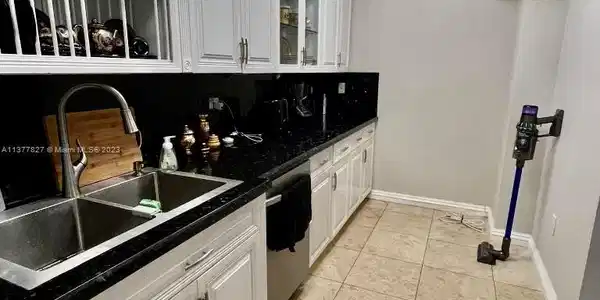 18011 NE Biscayne Blvd Unit 902