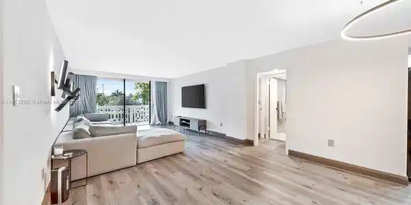 13155 Ixora Ct