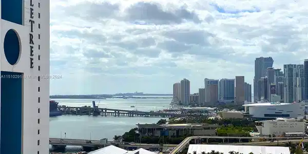 1750 N Bayshore Dr