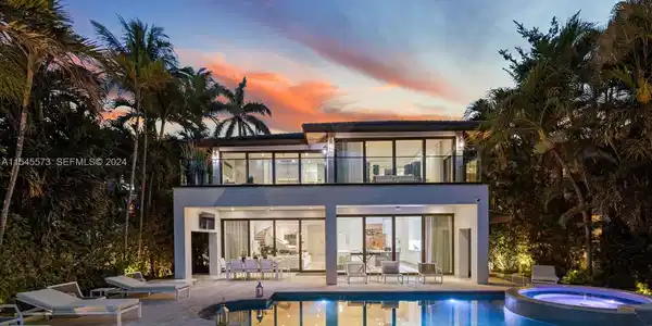 401 E Rivo Alto Dr