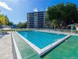 1770 NE 191st St Unit 601