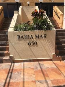 650 Ocean Dr
