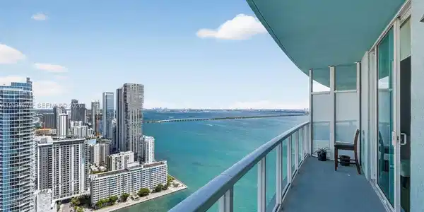 1900 N Bayshore Dr