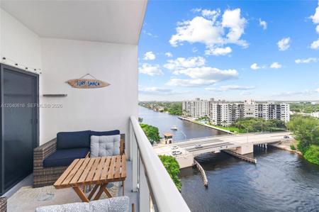 1401 N Riverside Dr