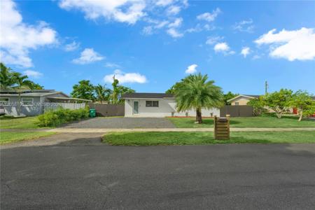 9520 Lisa Rd