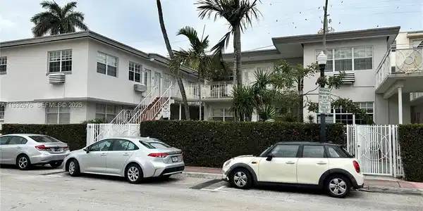 717 Espanola Way