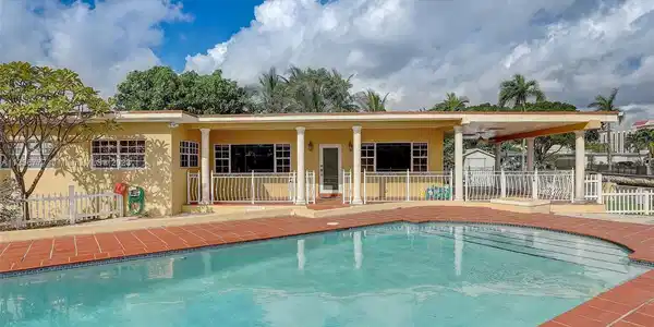 1855 Hibiscus Dr