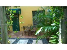 826 Jefferson Ave Unit 4