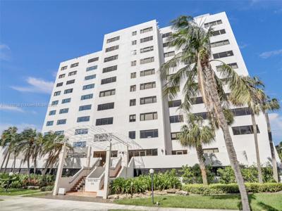 650 Ocean Dr