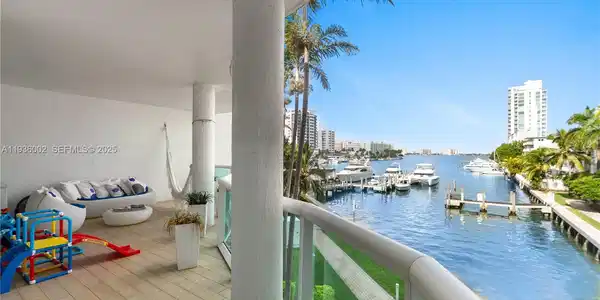 7918 Harbor Island Dr