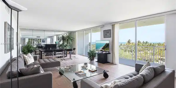 605 Ocean Dr
