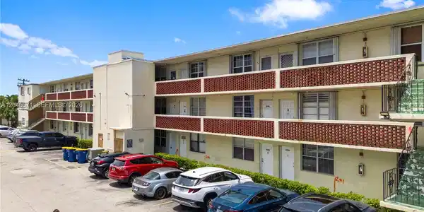 1790 79th St Cswy