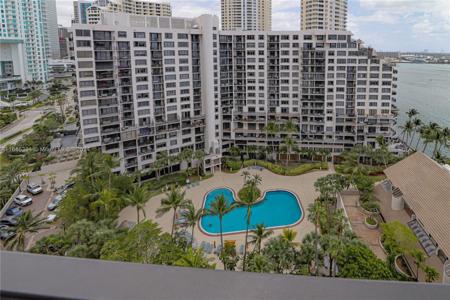 520 Brickell Key Dr
