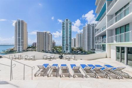 325 S Biscayne Blvd