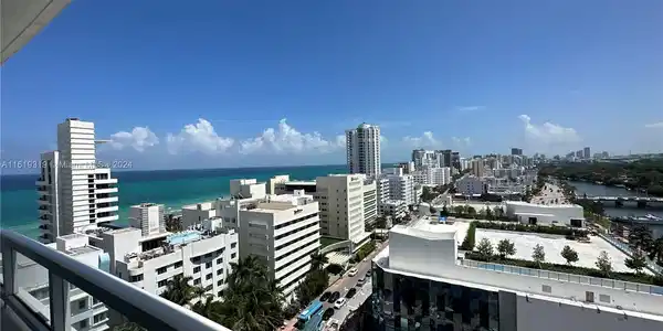 4401 Collins Ave