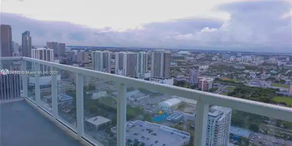 1900 N Bayshore Dr