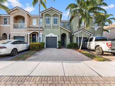 2569 SE 14th St