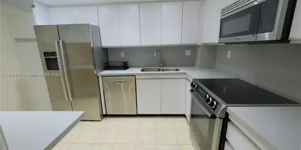 2000 Towerside