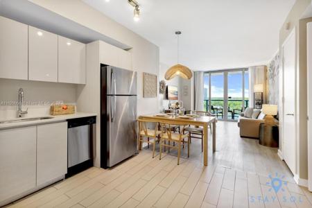 2602 E Hallandale Beach Blvd