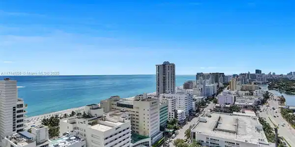 4401 Collins Ave