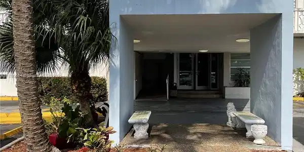 13155 Ixora Ct
