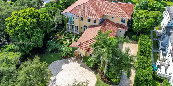 6500 SW 94th St