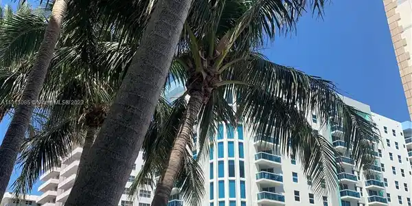 9172 Collins Ave Unit 218