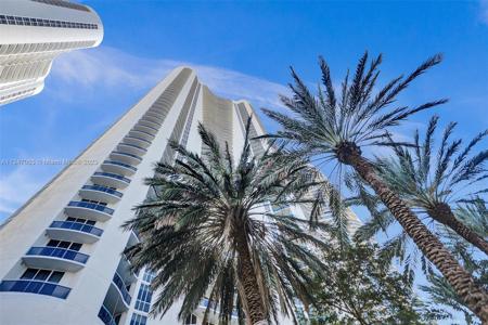 15811 Collins Ave Unit 2207